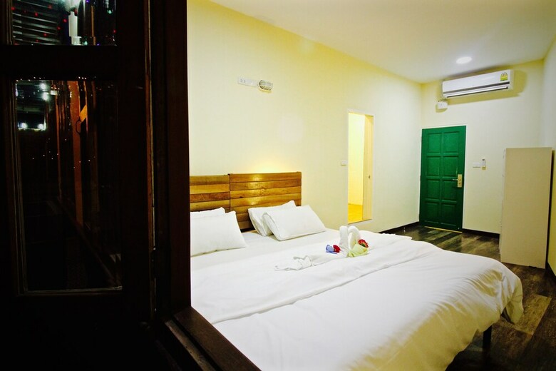 Hostal Art Hotel Sanamchai