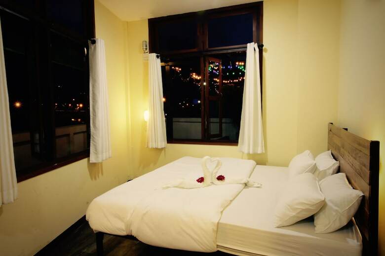 Hostal Art Hotel Sanamchai