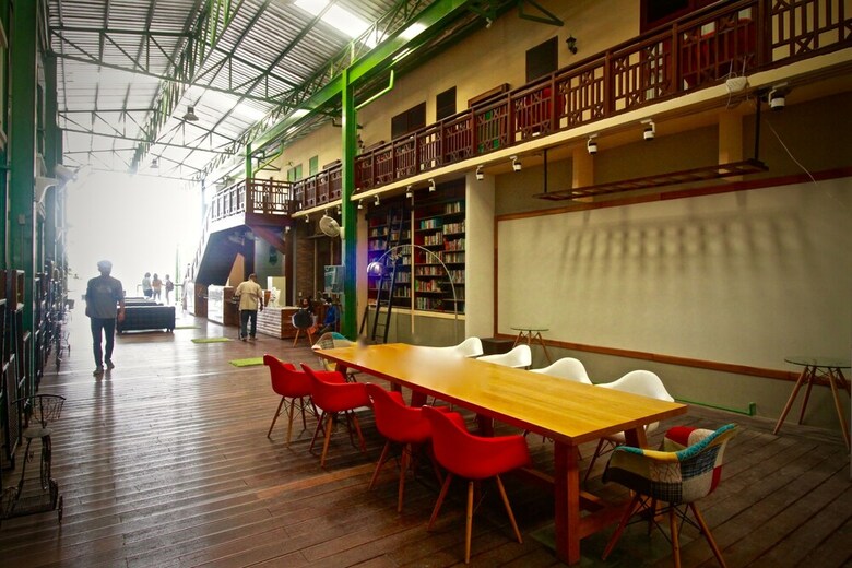 Hostal Art Hotel Sanamchai