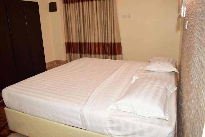 Apartamentos Latitude 1 Serviced Suites