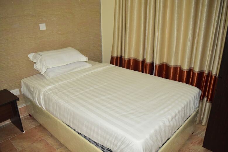 Apartamentos Latitude 1 Serviced Suites