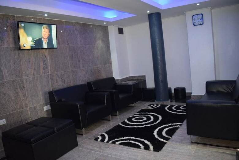 Apartamentos Latitude 1 Serviced Suites