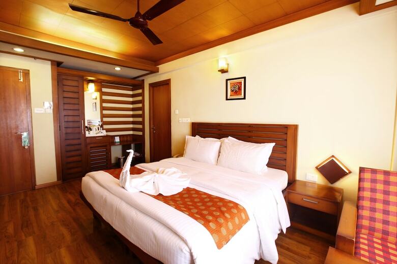Hotel Grand Plaza Munnar