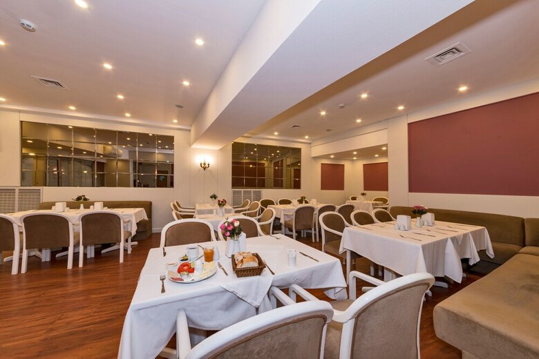 Veyron Park Hotel
