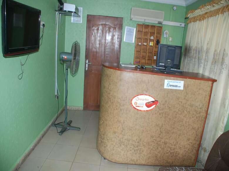 Hotel Oyins Holiday Inn Annex