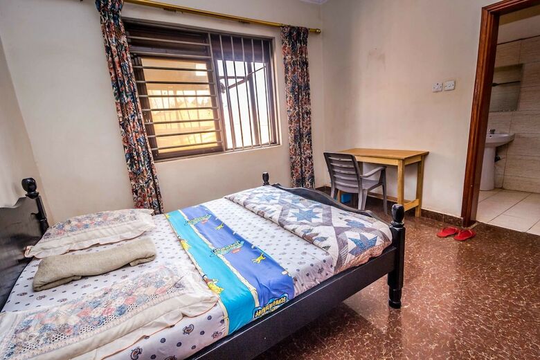 Giraffe Park Hotel