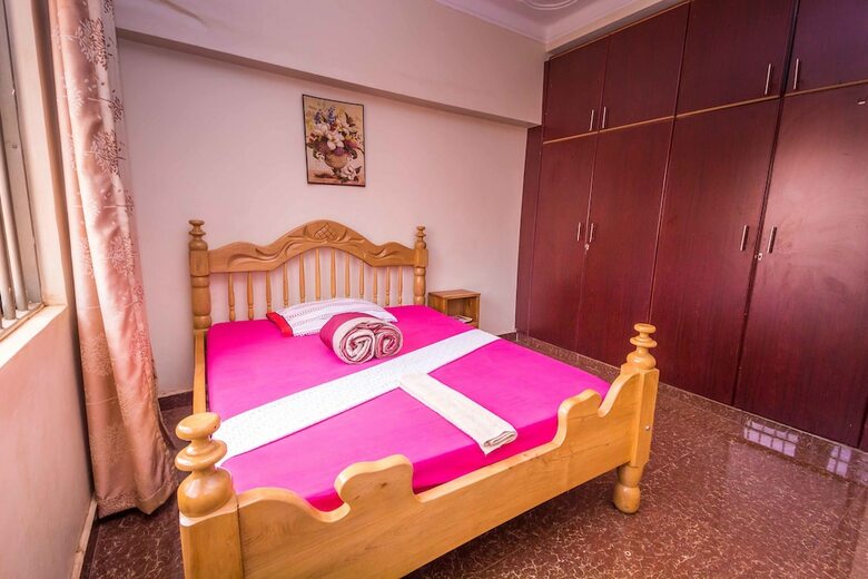 Giraffe Park Hotel