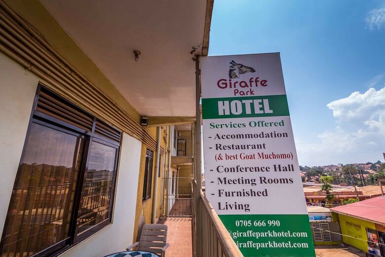 Giraffe Park Hotel