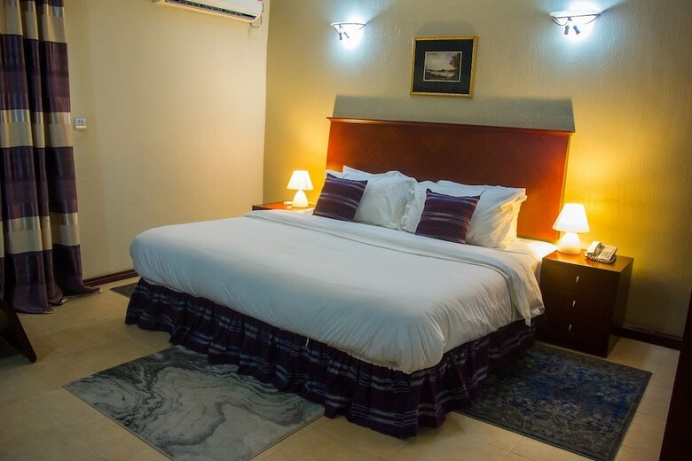 The Palmview Manor Hotel