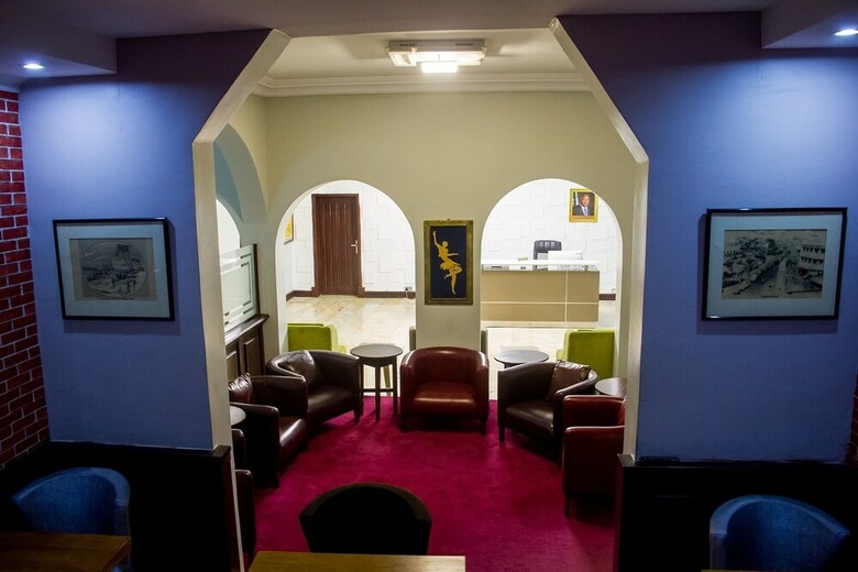 The Palmview Manor Hotel