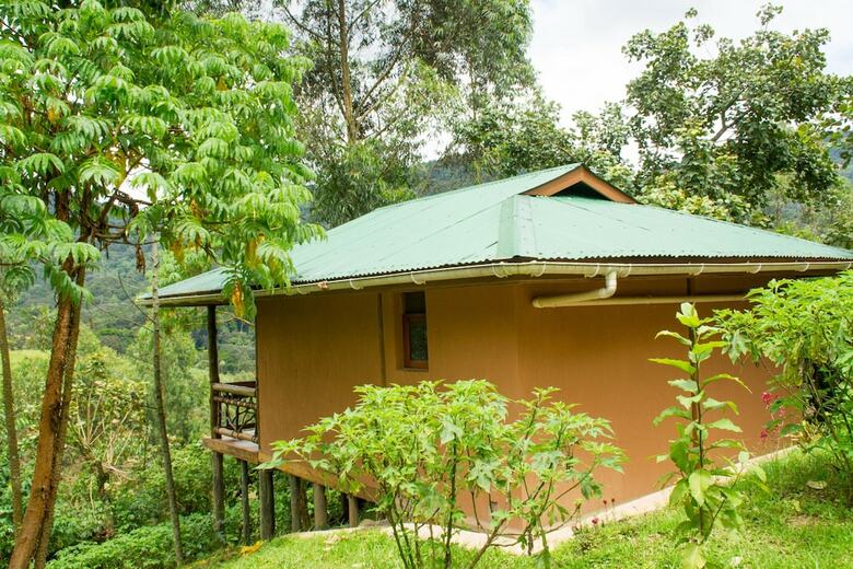 Posada Ichumbi Gorilla Lodge