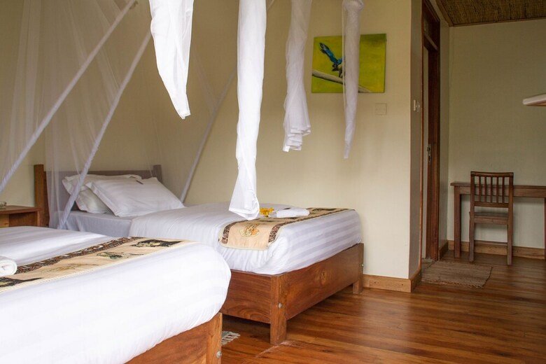 Posada Ichumbi Gorilla Lodge