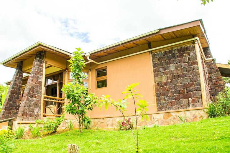 Posada Ichumbi Gorilla Lodge