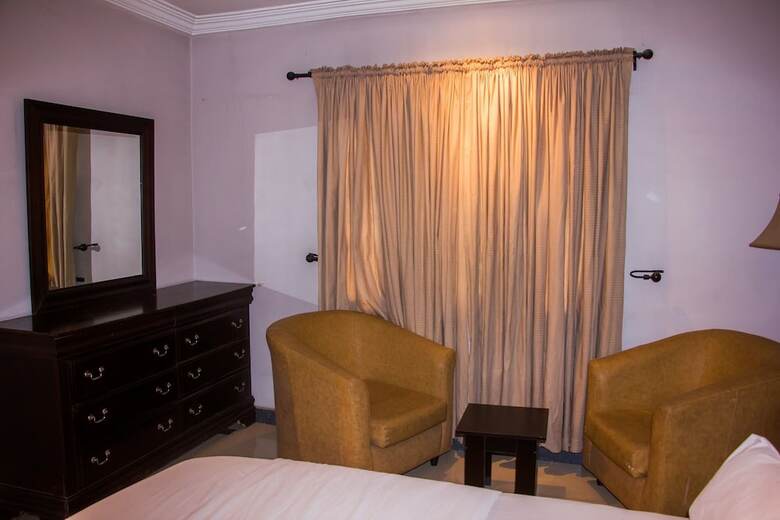 Hotel Tivoli Residence & Bar