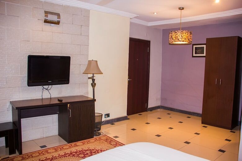 Hotel Tivoli Residence & Bar