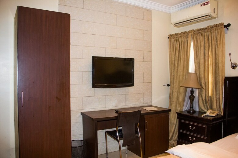 Hotel Tivoli Residence & Bar