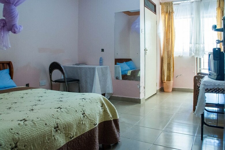 Hotel Royal Crane Resort