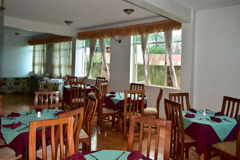West Wood Hotel