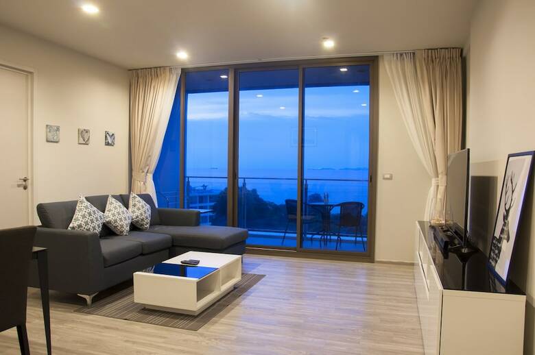 Beachfront Sea View Baan Plai Haad