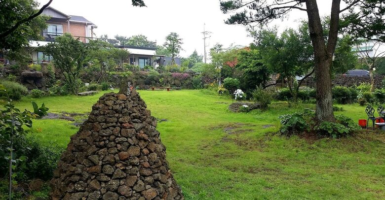 Gotjawal Geomun Oreum Pension