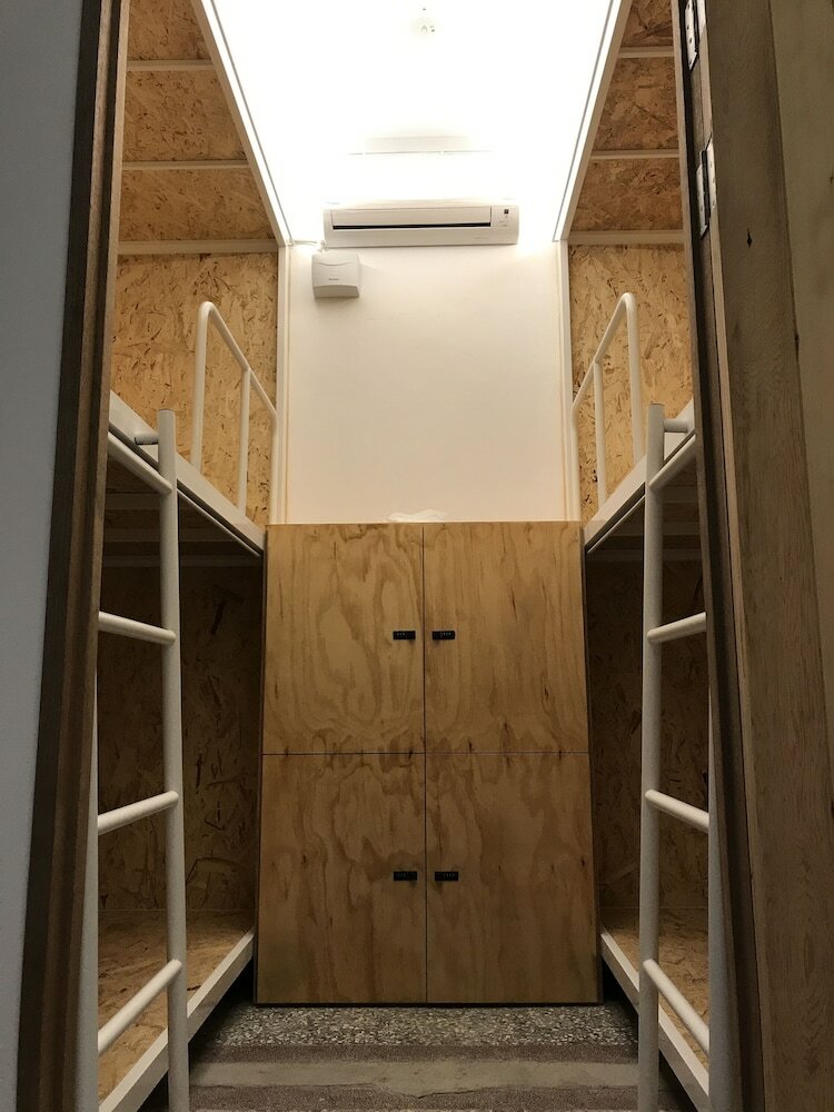 Hostal Caoji Book Inn Hostel