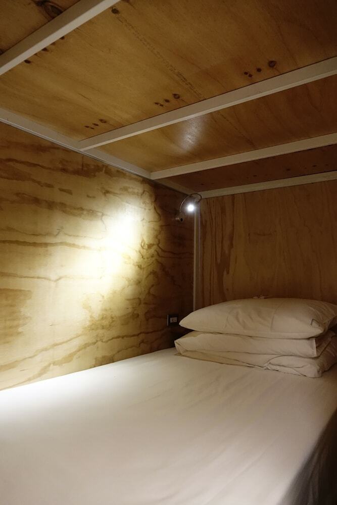 Hostal Caoji Book Inn Hostel