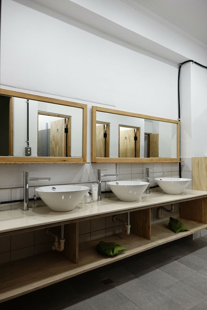 Hostal Caoji Book Inn Hostel