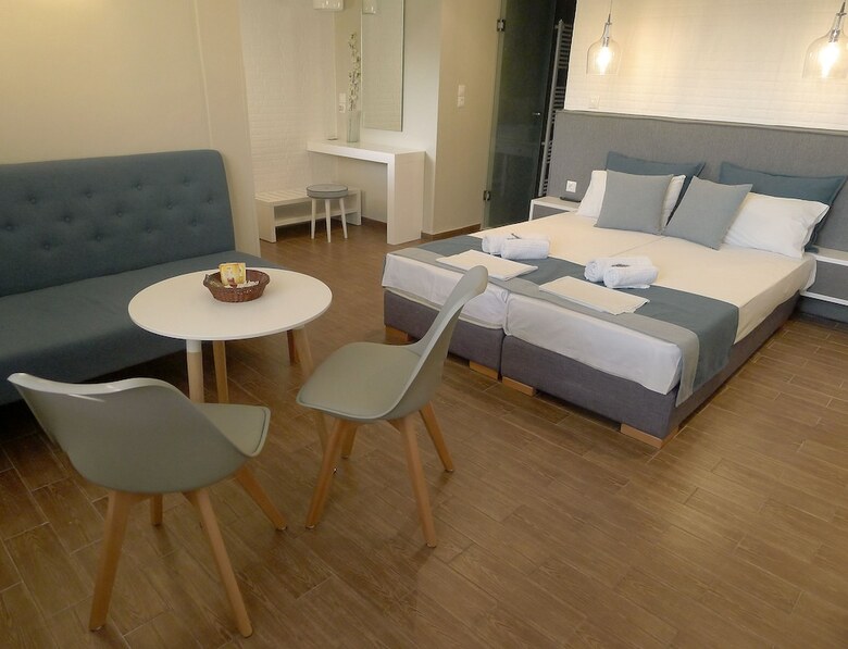 Hotel Ampoulos Rooms & Apartments