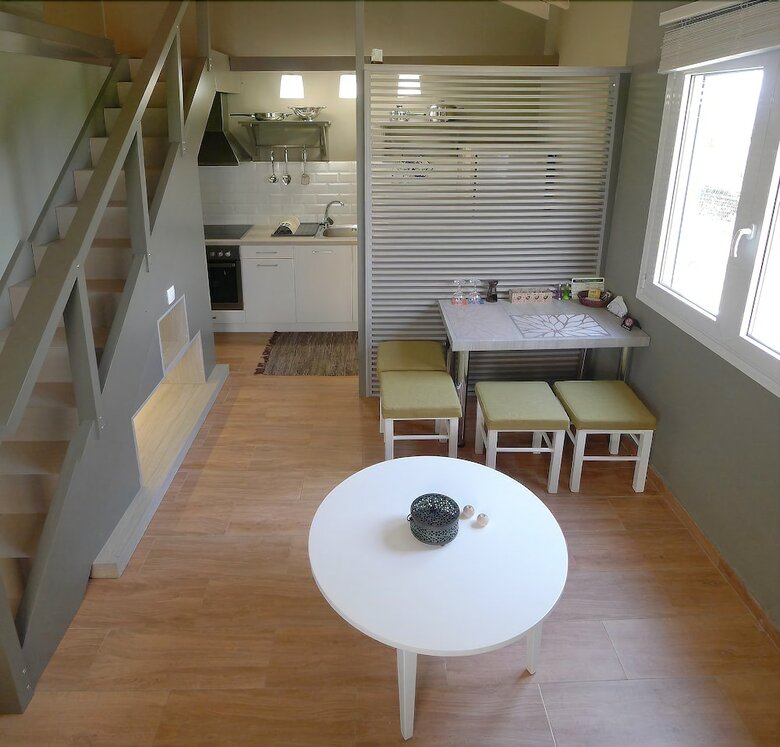 Hotel Ampoulos Rooms & Apartments