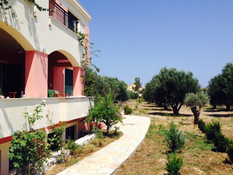 Villa Mitis - A Bohemian Private Pool Retreat