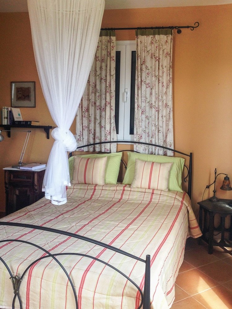 Villa Mitis - A Bohemian Private Pool Retreat