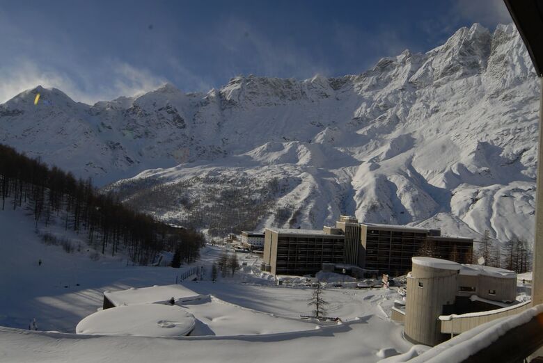 Front Ski Slope Cervinia Apartments