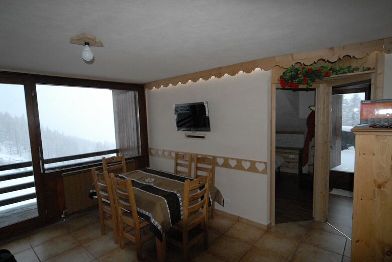Front Ski Slope Cervinia Apartments
