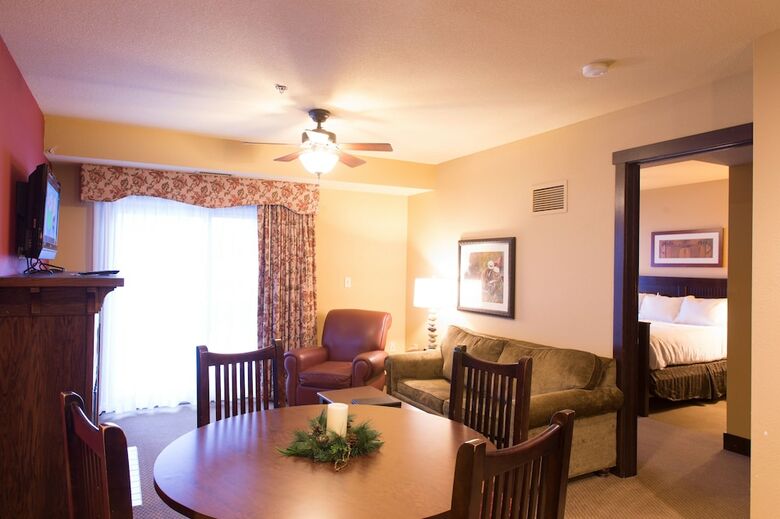 Chase On The Lake Resort Hotel