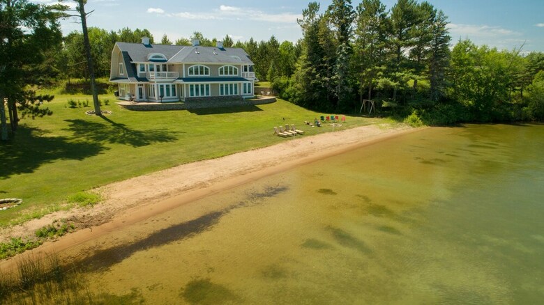 Chase On The Lake Resort Hotel