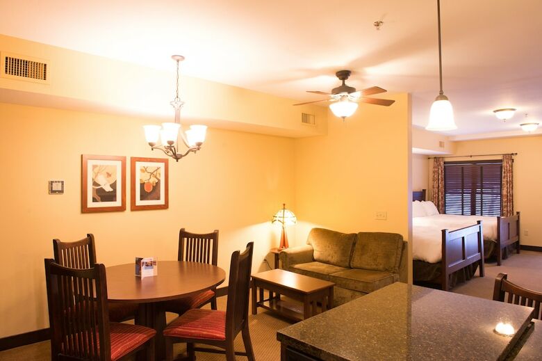 Chase On The Lake Resort Hotel