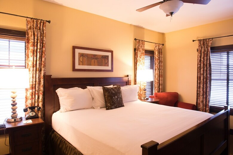 Chase On The Lake Resort Hotel