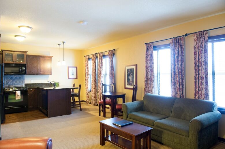 Chase On The Lake Resort Hotel