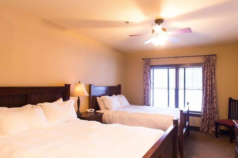 Chase On The Lake Resort Hotel