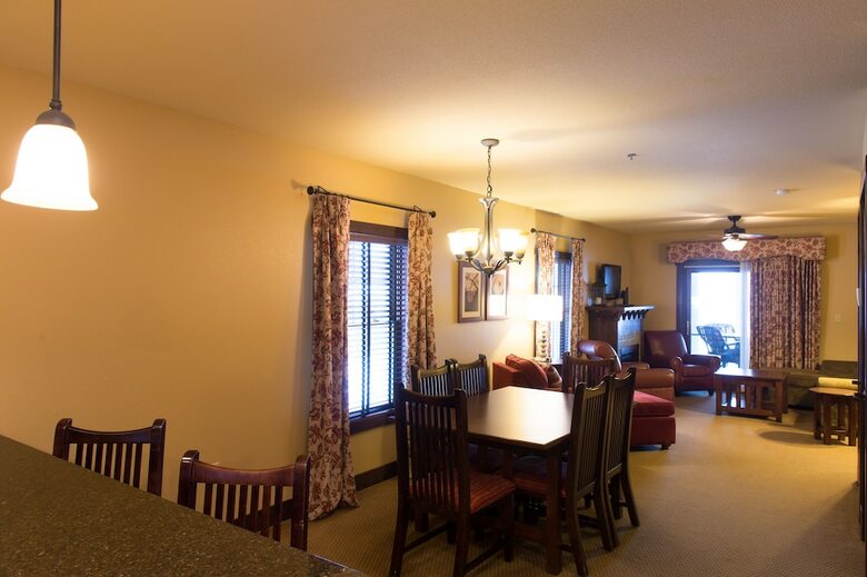 Chase On The Lake Resort Hotel
