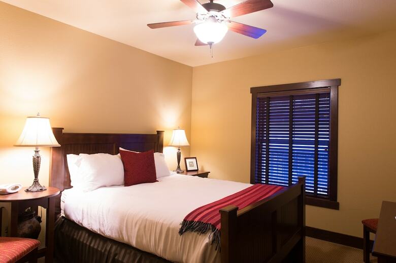 Chase On The Lake Resort Hotel