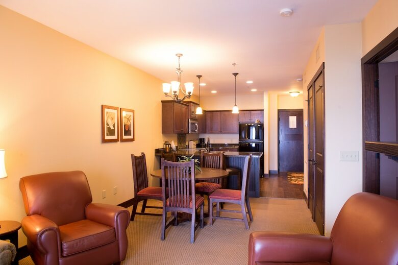 Chase On The Lake Resort Hotel