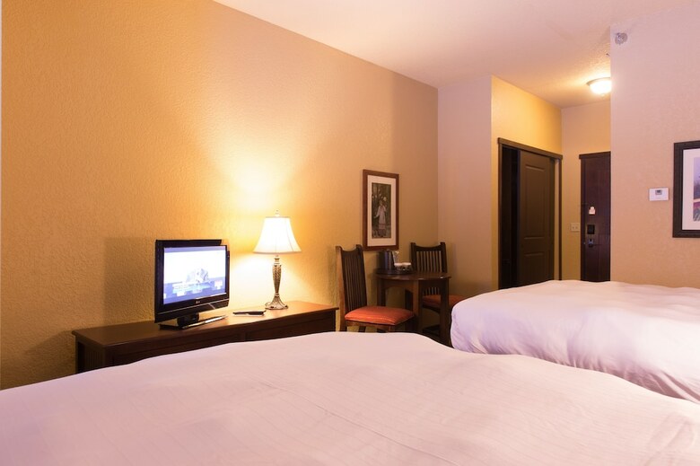 Chase On The Lake Resort Hotel