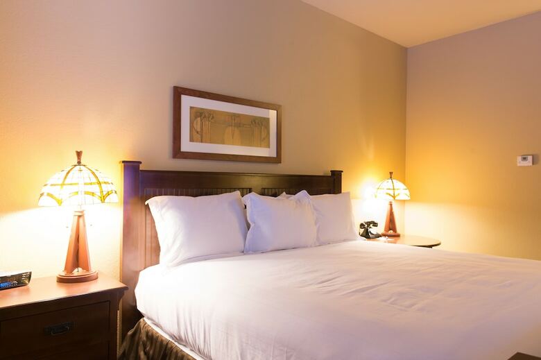 Chase On The Lake Resort Hotel