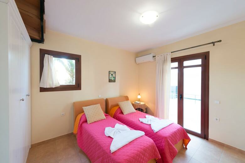 Odysseas Villa By Leaderstay