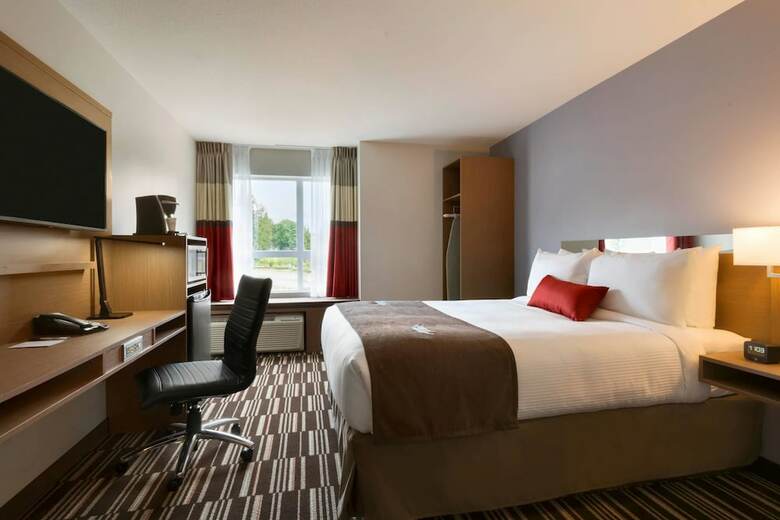Hotel Microtel Inn & Suites By Wyndham Oyster Bay