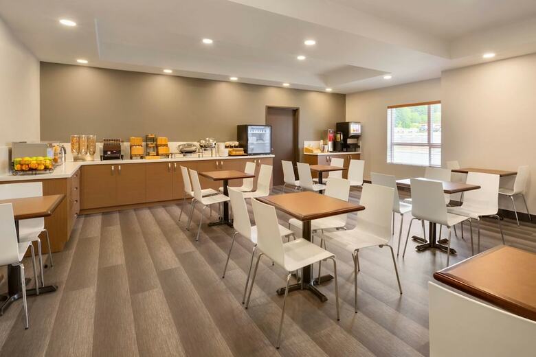 Hotel Microtel Inn & Suites By Wyndham Oyster Bay