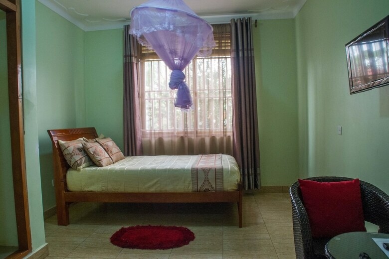 Homely Nest Hotel