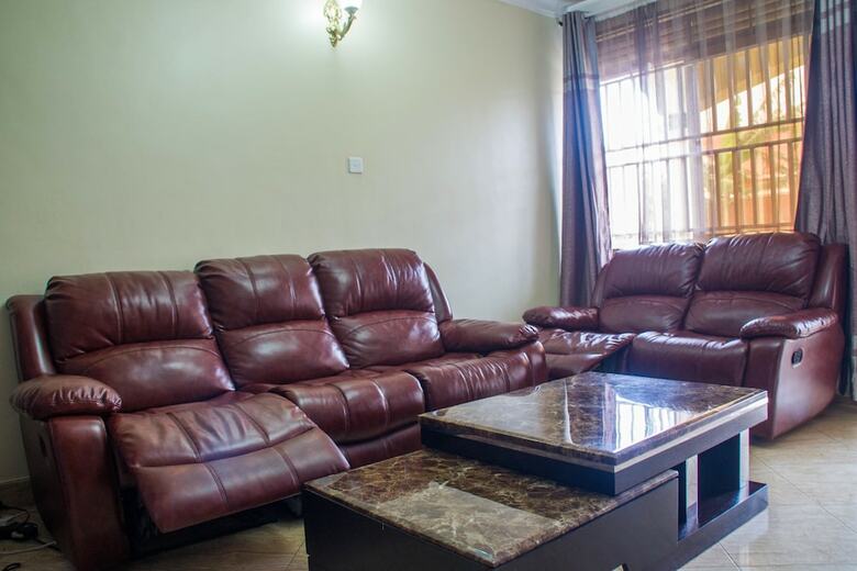 Homely Nest Hotel
