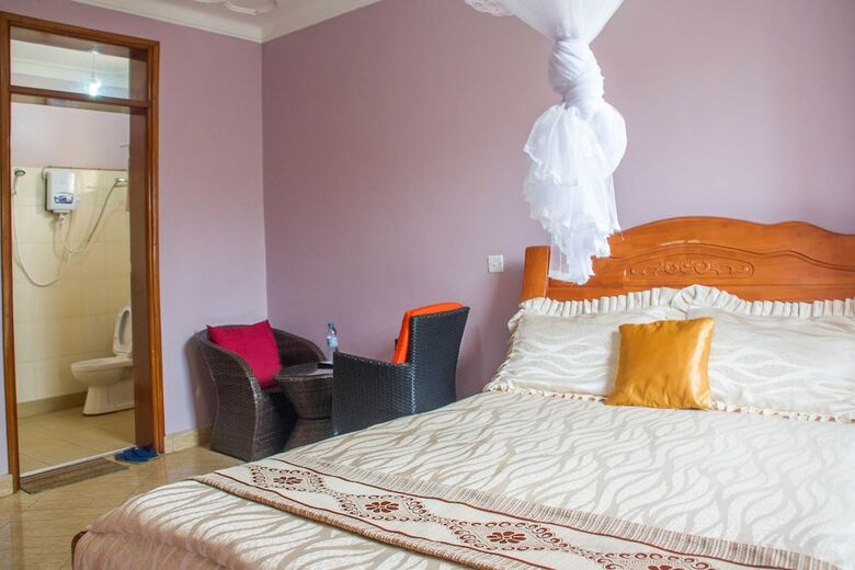 Homely Nest Hotel